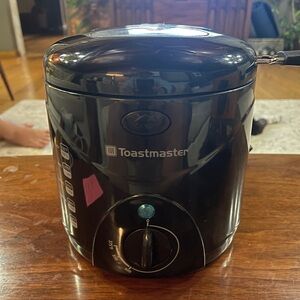 Black Toastmaster 1 Liter Deep Fryer